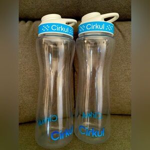 2 Cirkul water bottles with lids